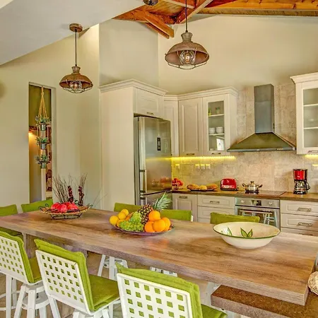 Exquisite Zakynthos - 3 Bedrooms - Lakudi - Private - Luxurious - Table Tennis Villa Koukounariá