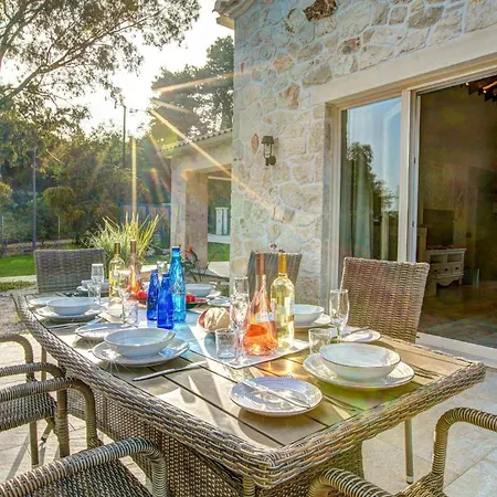 Exquisite Zakynthos - 3 Bedrooms - Lakudi - Private - Luxurious - Table Tennis * Koukounariá